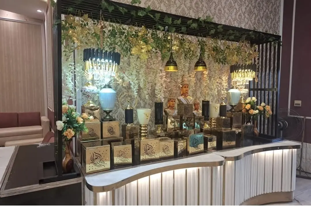 Outdoor wedding buffet setup