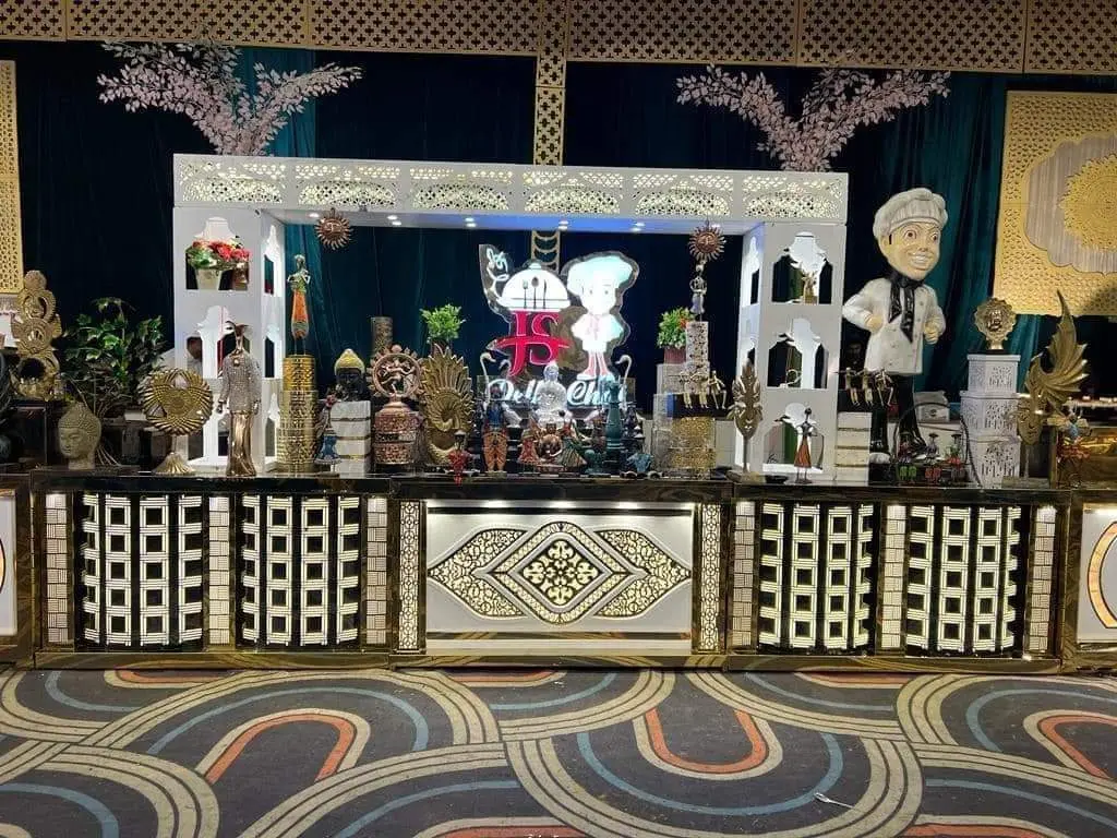 Wedding buffet and plated service by Shiv Food & Caterers